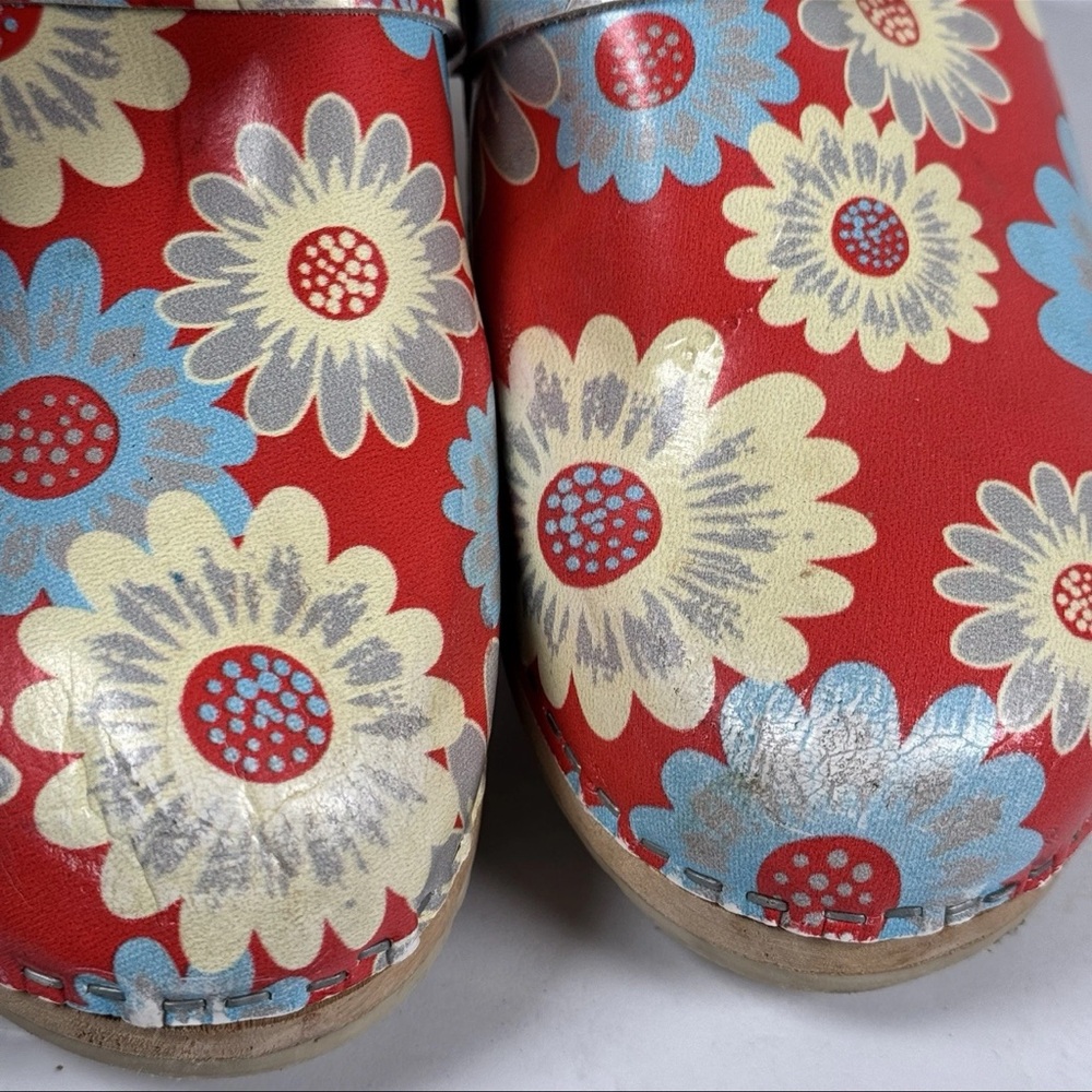 Holland Traditional 8.5 Floral Leather/Wooden Chunky Sweden Clogs Boho Cottage - Picture 4 of 10